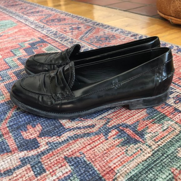 tods patent loafers